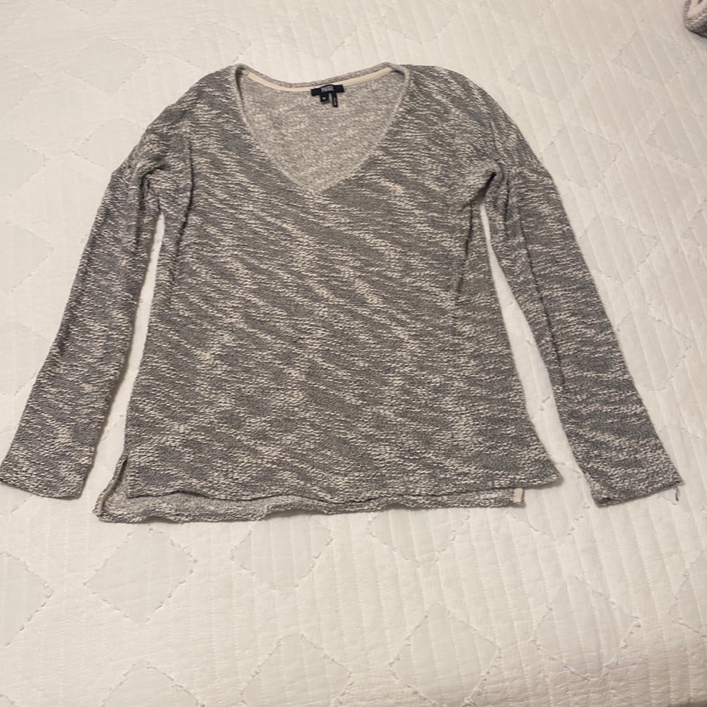 Women’s PAIGE sweater! ❄️